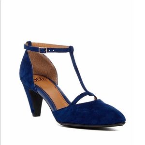 Sofft T bar in Navy Suede